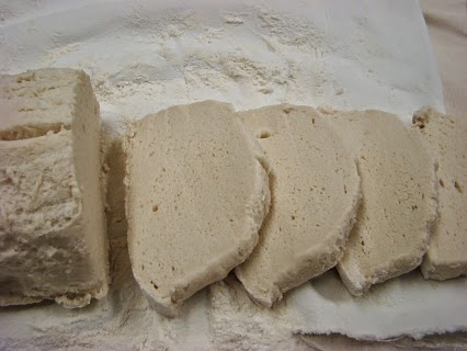 Lievito di pasta acida naturale o 'madre' sezionato